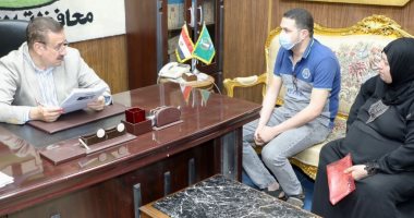 محافظ المنوفية يفحص شكاوى المواطنين ويكلف المسئولين بحل مشاكلهم
