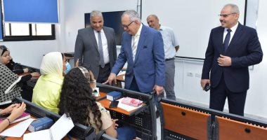 رئيس جامعة القناة يستقبل محمد العرابى وزير الخارجية الأسبق.. صور