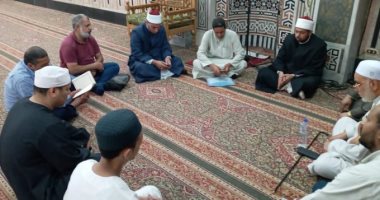 عقد مقرأة للمصلين بمسجد السيدة نفيسة للأئمة والأعضاء الرسميين
