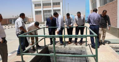 محافظ المنيا يتفقد محطة معالجة الصرف بالصحراوى الغربى تمهيدا لتشغيلها رسميا.. صور