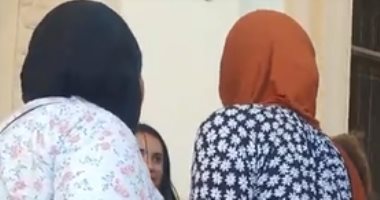 زغاريد بمحكمة جنايات الإسكندرية بعد إحالة قاتل الكاهن أرسانيوس للمفتى.. فيديو