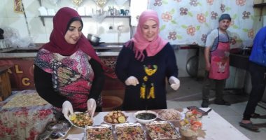 مطبخ دمياط عافية وفوسفور.. اعرف سر الملوخية بالجمبرى والمكرونة بالسيبيا..فيديو