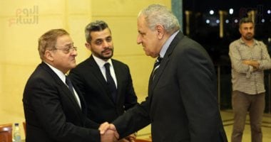 إبراهيم محلب وعلى المصيلحى وكرم جبر يشاركون فى عزاء الراحل صلاح منتصر