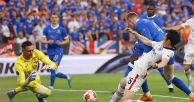 الشوط الأول بين اينتراخت فرانكفورت ضد رينجرز فى نهائى الدوري الأوروبي (0-0)