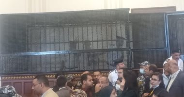 تفاصيل جلسة محاكمة قاتل الكاهن أرسانيوس وديد بالإسكندرية.. المحكمة تحيل أوراق المتهم للمفتى وتحديد يوم 11 يونيو للنطق بالحكم.. والنيابة العامة تقدم مرافعة تاريخية.. وشقيقة المجنى عليه: "ارتاح فى الجنة".. فيديو