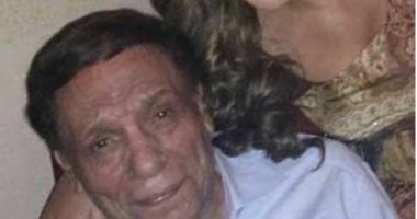مى كساب تنشر صورة برفقة عادل إمام: محظوظة إنى اشتغلت مع الزعيم 