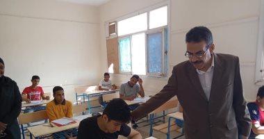 وكيل وزارة التعليم بالبحر الأحمر يتفقد لجان امتحانات الإعدادية