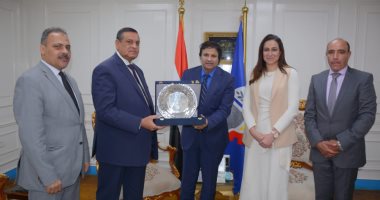 محافظ البحيرة يستقبل قنصل عام ليبيا وعميد السلك القنصلى بالإسكندرية.. صور