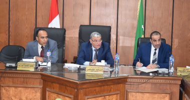 محافظ المنيا يناقش عددا من الملفات الهامة مع أعضاء مجلس النواب