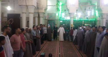 بركة الأولياء..المئات يزورون مسجد عبد الرحيم القنائي بعد صلاة الجمعة (فيديو)