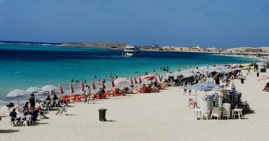 شاهد روعة بحر مطروح وإقبال المواطنين على الكورنيش.. لايف 