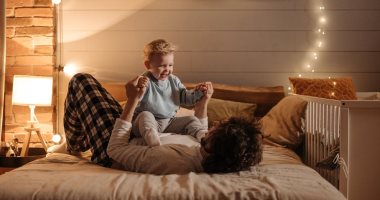 5 علامات تدل على إنك أب جيد.. تعتذر لأطفالك ويشاركونك مشاكلهم