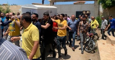بورسعيد تودع ضحية "زفة الفرح".. تشييع جثمان الطفلة حنين إلى مثواه الأخير.. فيديو
