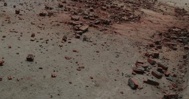 سقوط جزئى لبلكونة بعقار تحت الإنشاء فى عين شمس دون إصابات