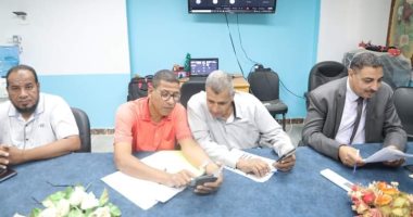 طلاب أولى ثانوى بالوادى الجديد يؤدون امتحان الفيزياء والفلسفة دون معوقات