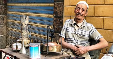 عم السيد 65 سنة أشغال صناعية ماهرة.. بيصنع بوابير الجاز والحصالات والأقماع