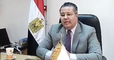 فضل في بطنه 3 شهور.. فريق جراحى يستخرج تليفونا محمولا من بطن شاب ببنها.. لايف