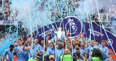 شاهد تتويج مانشستر سيتي بلقب الدوري الإنجليزي بملعب الاتحاد.. فيديو وصور
