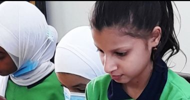 محافظ أسوان يقدم التهنئة لطلاب ذوى الهمم لفوزهم بمسابقة التربية الفنية
