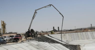 محافظ قنا يتفقد الأعمال الإنشائية بمشروع معالجة الصرف الصحى بسمهود.. صور