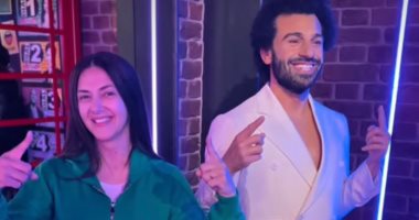 دنيا سمير غانم تتألق بجانب تماثيل محمد صلاح والمشاهير فى متحف مدام توسو.. فيديو وصور
