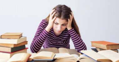 لو ابنك بينسى المعلومات بسبب توتر الامتحانات.. 7 طرق لمساعدته 