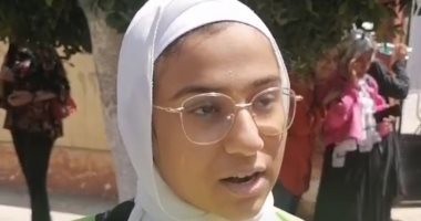 تباين آراء طالبات الإعدادية ببورسعيد على امتحان مادة الهندسة.. لايف وصور
