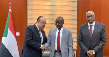 السفير المصرى بالخرطوم يلتقى عضو مجلس السيادة الانتقالى السودانى
