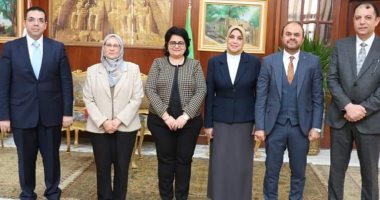 نائب رئيس جامعة المنوفية للتعليم تستقبل لجنة قطاع الدراسات الصيدلية بالمجلس الأعلى للجامعات