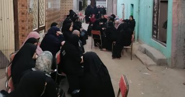 سمع خبر وفاة ابنه غرقا فمات فى الحال حزنا عليه.. الأهالى يشيعون جنازة الأب والابن في دكرنس