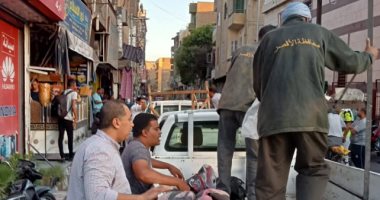 إزالة 75 مخالفة إشغال طريق وباعة جائلين بحملة فى شوارع الأقصر