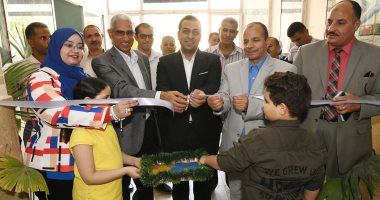 نائب محافظ قنا يفتتح معرض ختام الأنشطة الطلابية بالمعسكر العام.. صور
