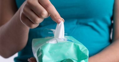 8 استخدامات للمناديل المبللة.. تنظيف الحيوانات والتخلص من البقع الأبرز