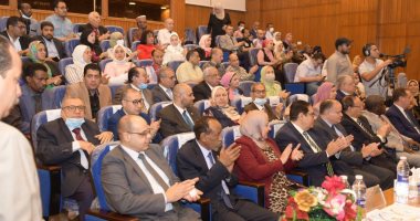 كلية الدراسات الأفريقية تنظم احتفالية "يوم فى حب مصر" بجامعة القاهرة