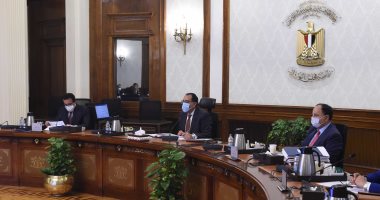 رئيس الوزراء يتابع الموقف التنفيذي لمشروع التأمين الصحي الشامل.. صور