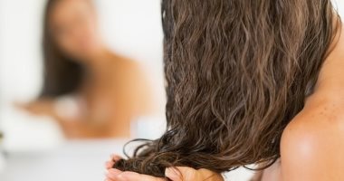وصفات طبيعية للعناية بالشعر فى المنزل .. من ترطيبه لعلاج قشرة الرأس