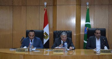 محافظ المنيا يناقش استعدادات الاحتفال بموسم السيدة العذراء بدير جبل الطير