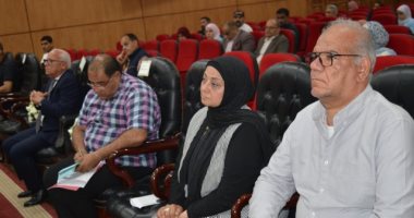 محافظ بورسعيد يشدد على سرعة إنجاز الطرق المؤدية لمشروعات الإسكان الجديدة