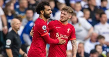 هارفى إليوت: أتحدث مع محمد صلاح يوميا لتجديد عقده مع ليفربول