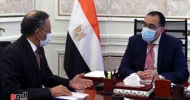 رئيس الوزراء يلتقى رئيس غرفة التجارة الأمريكية لاستعراض جهود تعزيز الاستثمارات
