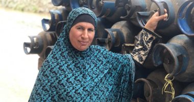 زوجة أصيلة وأم عظيمة.. الحاجة فتحية تجوب شوارع قريتها فى الدقهلية بـ"جرار أنابيب".. زوجها فقد بصره فأصرت أن تعمل فى مهنته.. تحملت المسؤولية وصبرت على مشقة العمل منذ 17 عام لتوفر لأبنائها حياة كريمة.. صور