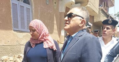 مدير أمن سوهاج ينتقل لموقع حادث انهيار منزل المنشاه 