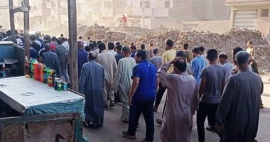 "قتلوك يا محمود يا أبو قلب طيب".. مقتل عامل نظافة بإلقائه حيا بمياه بحر أبو الأخضر بالشرقية ورشقه بالحجارة حتى الموت.. والدة الضحية: الحزن يعم القرية وجنازته كانت زى الشهيد.. والقصاص يبرد نارى.. صور