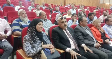 وكيل "تعليم كفر الشيخ" يجتمع برؤساء لجان امتحانات الدبلومات الفنية.. صور