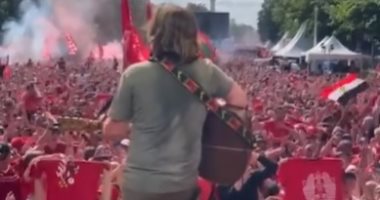 ليفربول ضد الريال.. جمهور الريدز يملأ ساحات باريس وظهور علم مصر "فيديو"