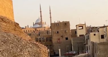 هنا أسوار القاهرة التاريخية.. بناها صلاح الدين الأيوبى وهتشوفها بحديقة الأزهر