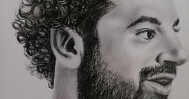 ببورتريهات مبدعة لمحمد صلاح والزعيم.. يوسف يشارك موهبته فى رسم النجوم
