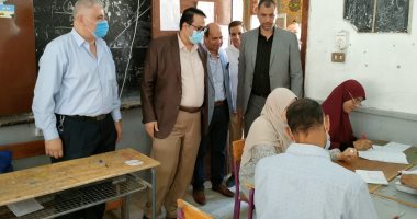 وكيل "تعليم الغربية" يتفقد تقدير الدرجات للشهادة الإعدادية