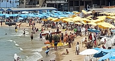 جو اسكندرية مش عادي.. عوم ولعب وطقس مميز فى عروس البحر بسبب منخفض السودان
