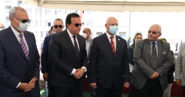 وزير التعليم العالى ورئيس جامعة بنها يتفقدان منشآت وتجهيزات الجامعة الأهلية